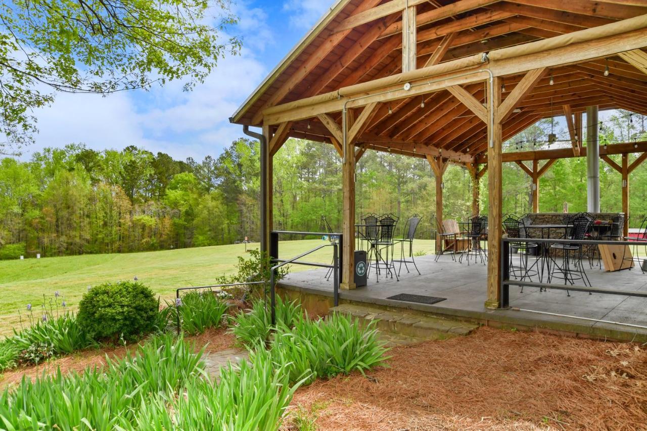 The Farmhouse Inn Buckhead Exteriér fotografie